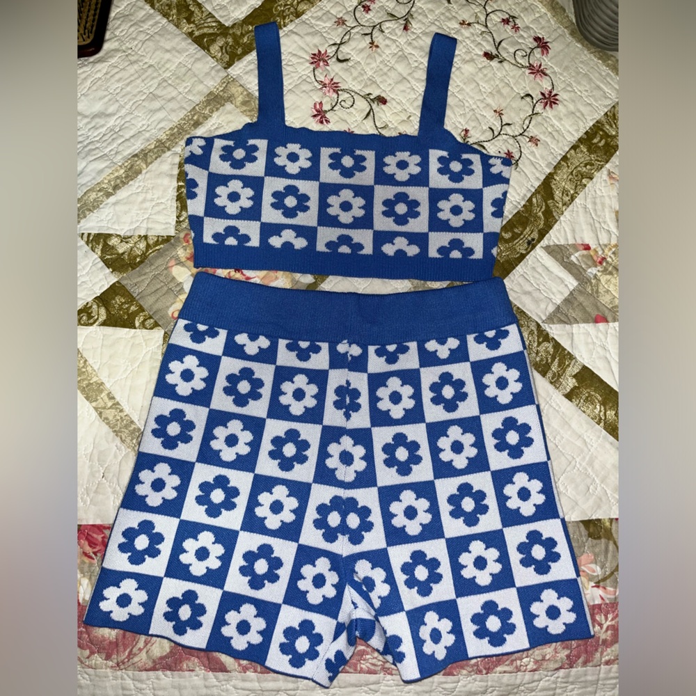 White and blue flower set. Never worn.